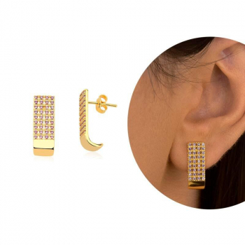 Brinco Moderno Cravejado com Micro Zircônias na Cor Lavanda - Banhado a Ouro 18K